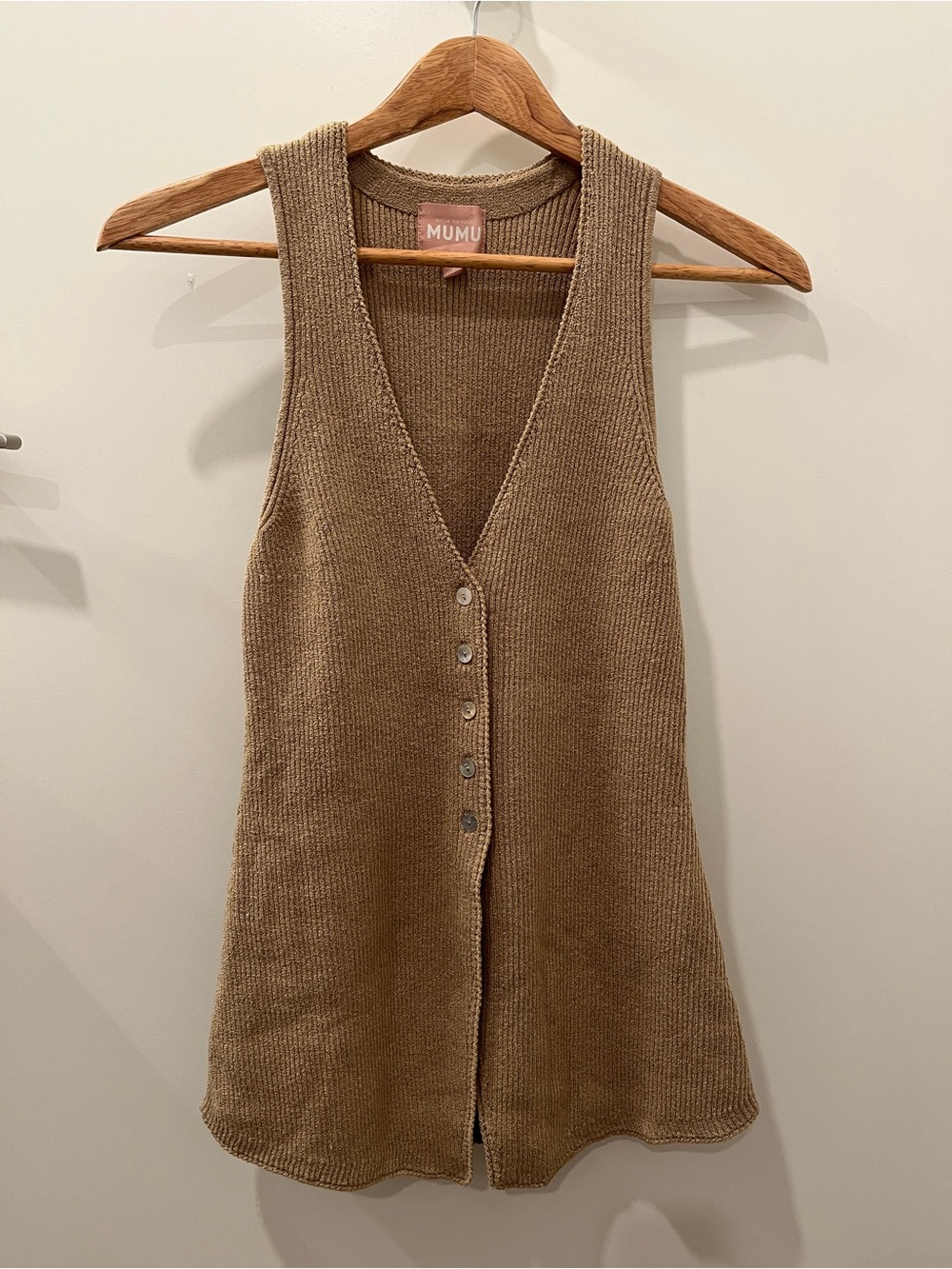 Show Me Your MuMu Tan Brown Knit V-Neck Button-Front Sleeveless Sweater size S